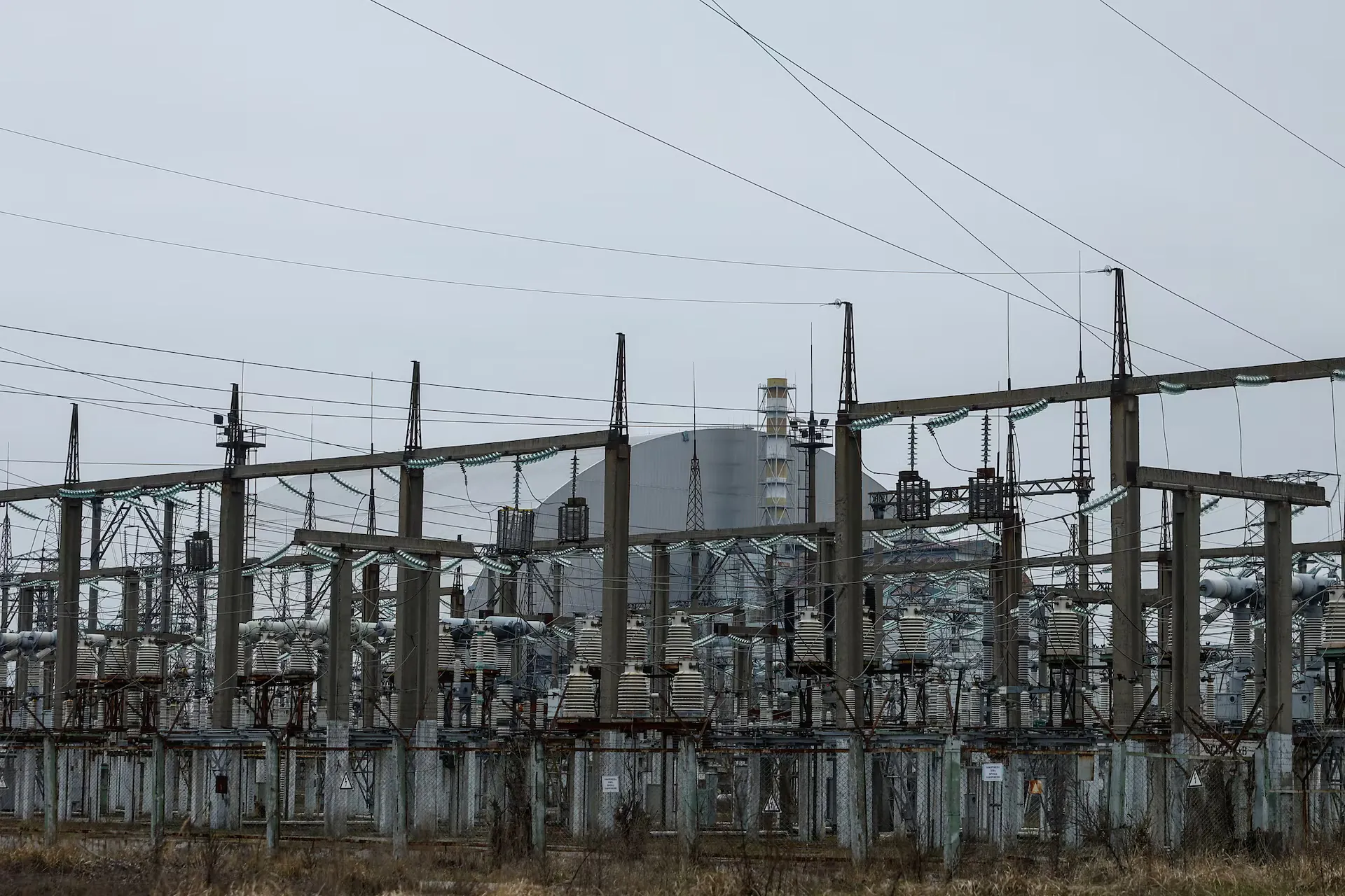 Україна шукає рішення для відновлення пошкодженого захисного укриття Чорнобильської АЕС після атаки РФ